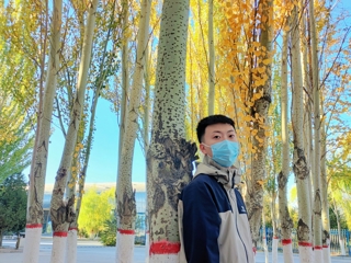 化学工程系乌兰夫奖学金获得者-白哲