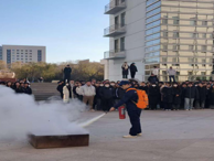 筑牢校园安全防线 提升师生应急处置能力——学院组织开展应急疏散逃生消防演练活动