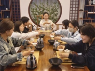 “茶韵青春·匠心传承”——乌海职业技术学院第三期青年夜校茶艺体验课圆满落幕