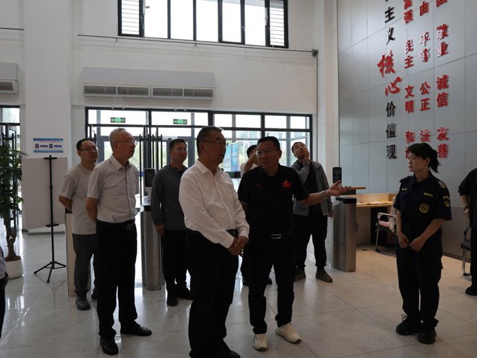 乔天峰带队开展校园安全专项检查 扎实筑牢中秋国庆“双节” 校园安全屏障