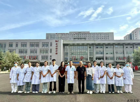 医学系教师赴实习单位看望实习学生